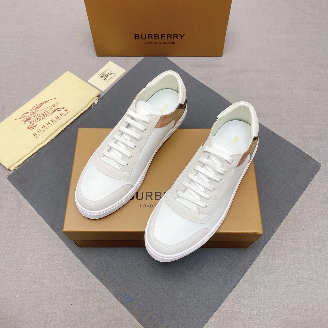 p400 【Burberry】Burberry’s new men’s casual shoes! Classic striped cloth paired with imported first-layer silk calfskin and high-mercerized nubuck leather. Real sheepskin lining is very comfortable. Original outsole. Two-color selection, details determine quality. Welcome to compare. Size: 38-44 No. 068